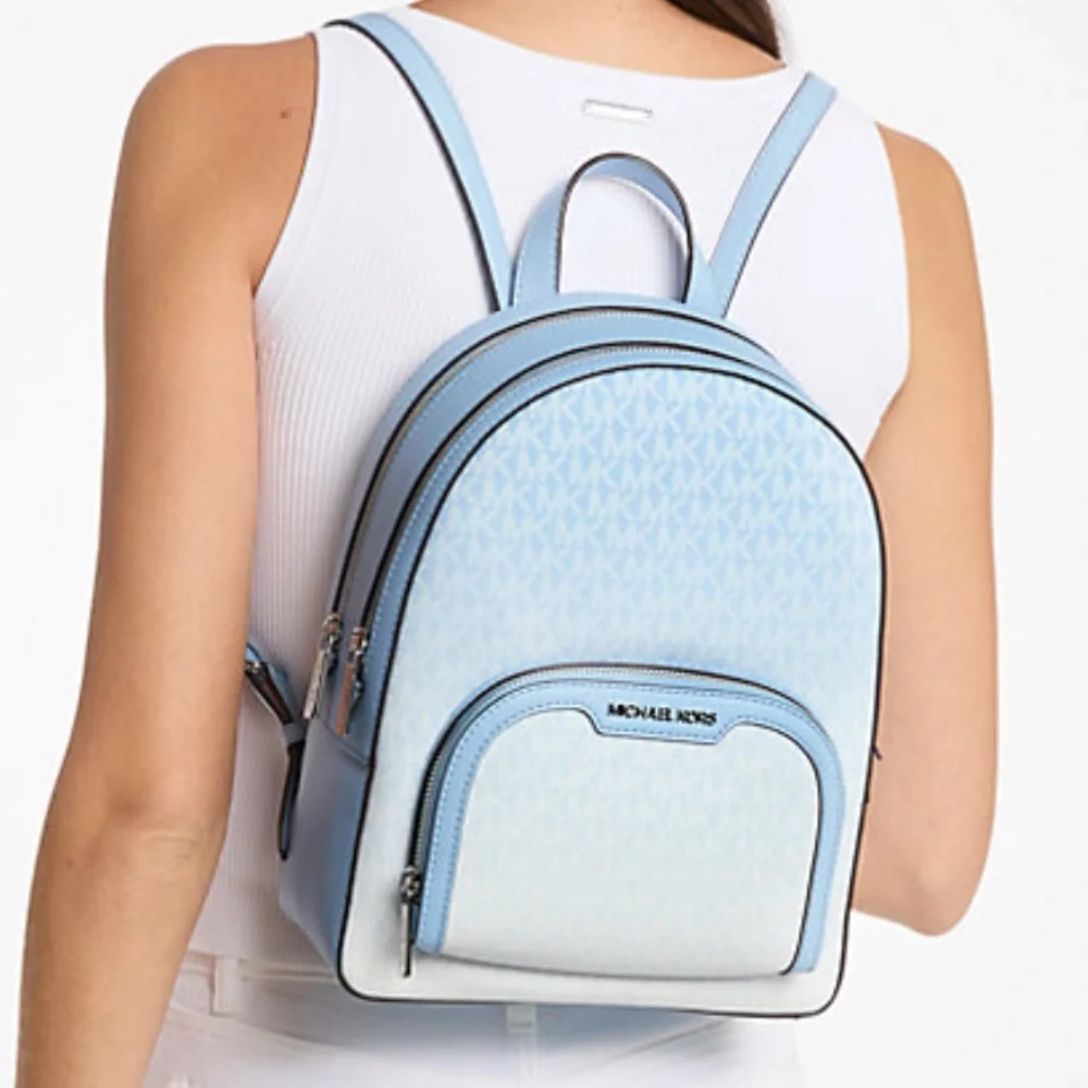 MICHAEL KORS Jaycee Medium Ombré Signature Logo Backpack
Light Sky
NWT - Picture 3 of 16